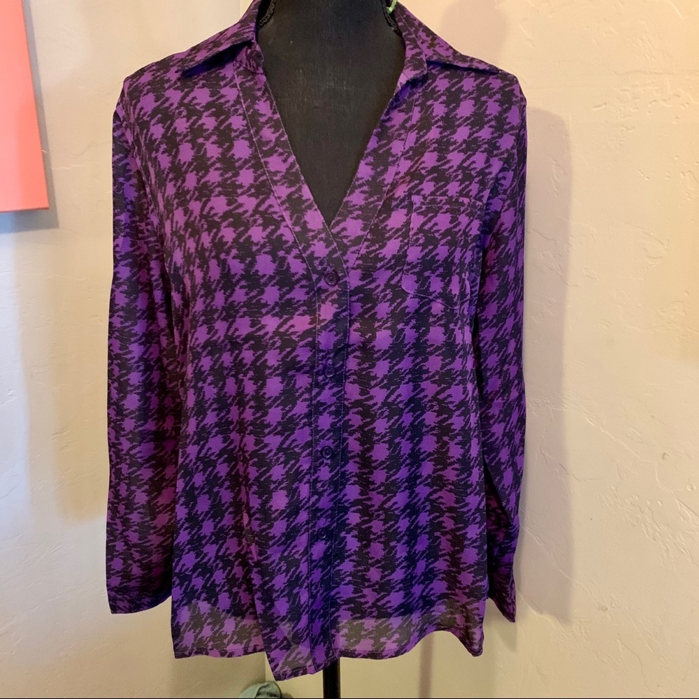Larsen Gray Buttoned Down Blouse Size S